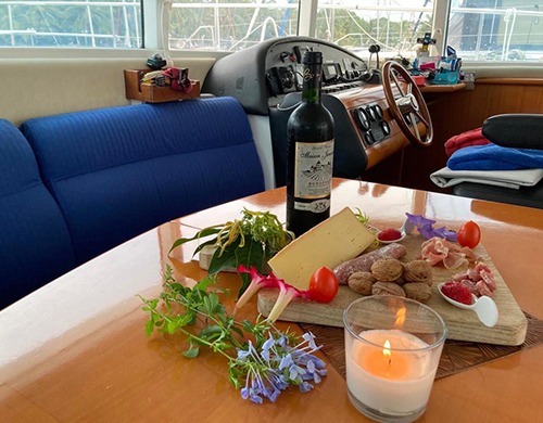 croisiere-yacht-tahiti-cockpit